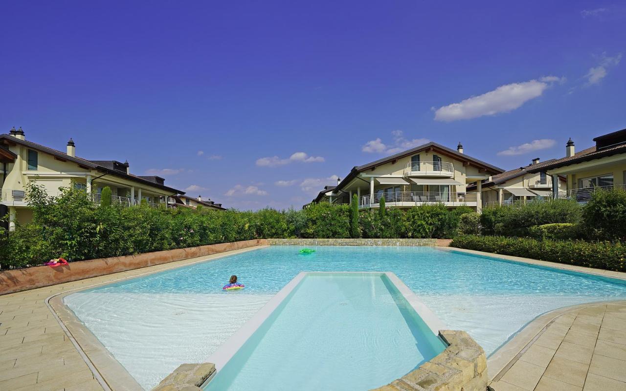 Giulia Luxury Apartment Sirmione Esterno foto