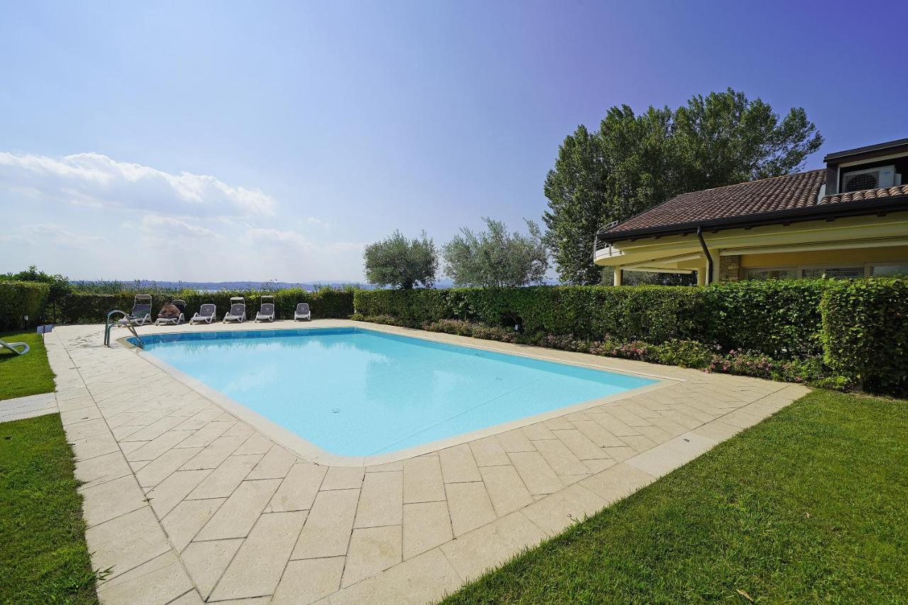Giulia Luxury Apartment Sirmione Esterno foto