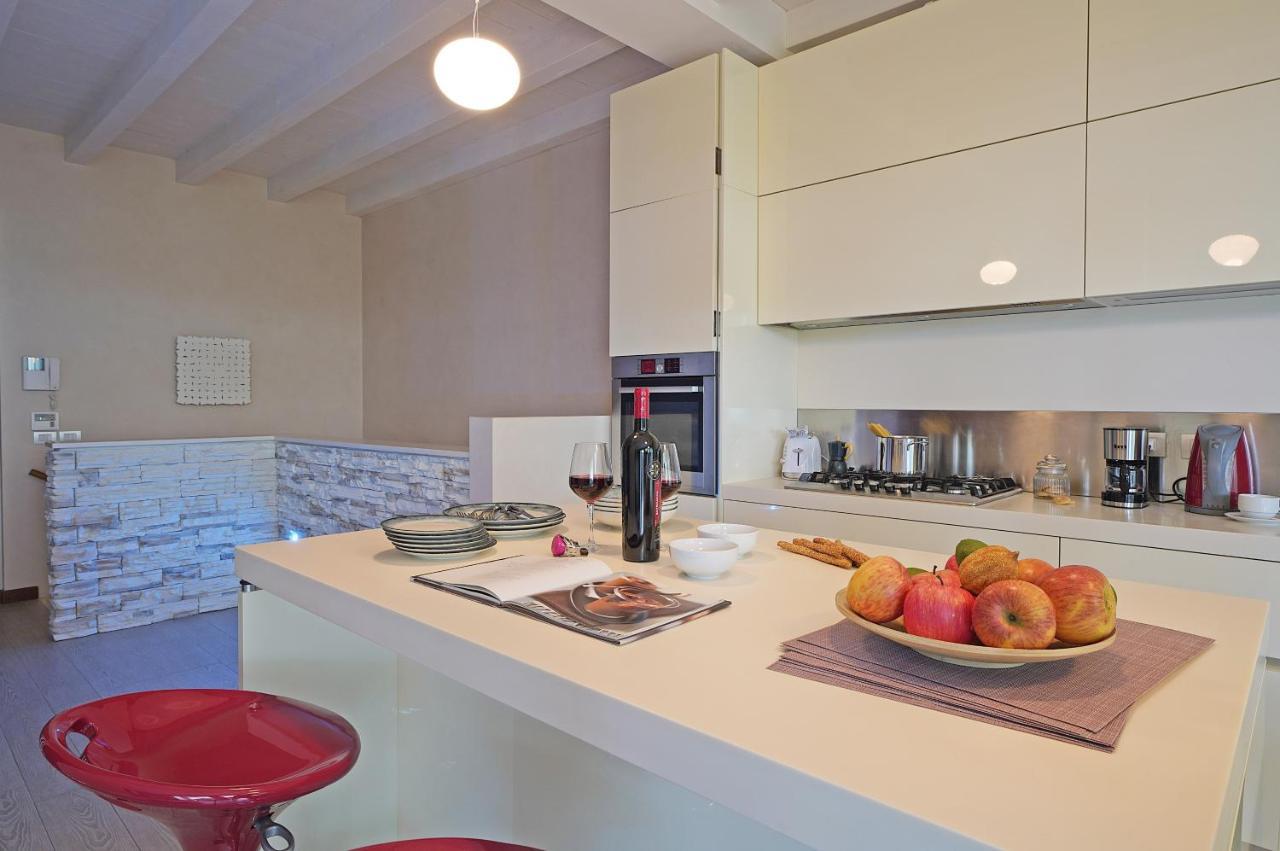 Giulia Luxury Apartment Sirmione Esterno foto