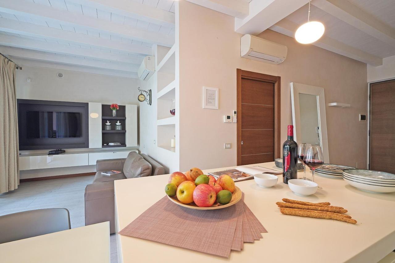 Giulia Luxury Apartment Sirmione Esterno foto