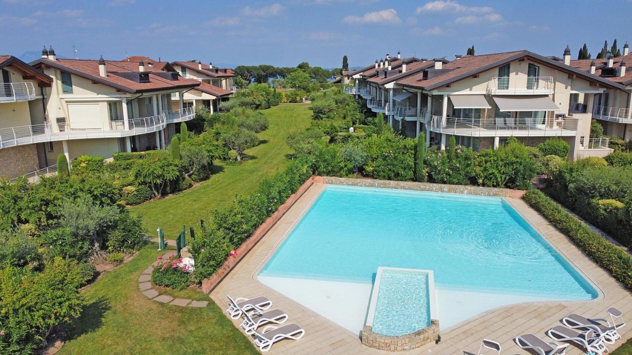Giulia Luxury Apartment Sirmione Esterno foto