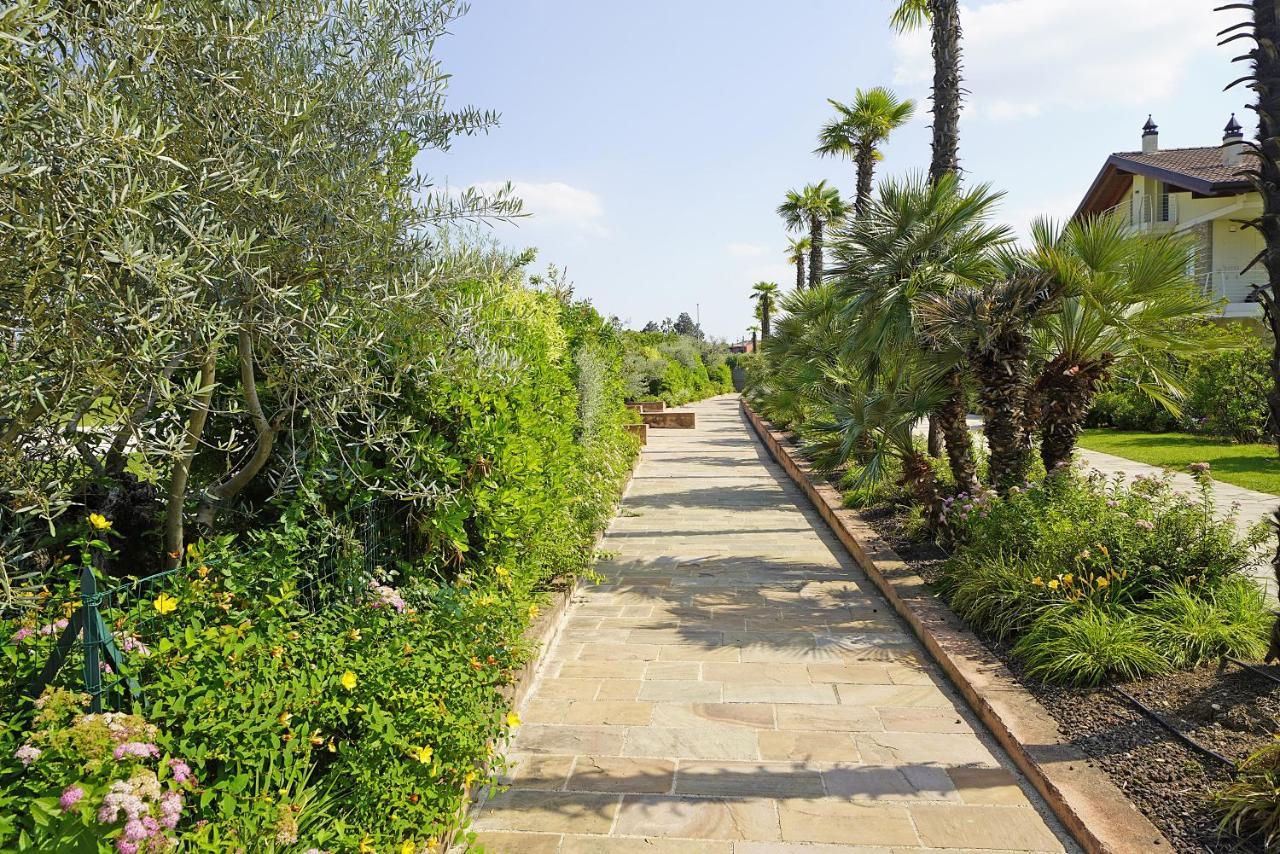Giulia Luxury Apartment Sirmione Esterno foto