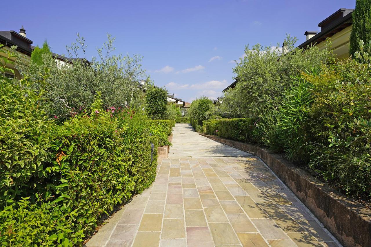 Giulia Luxury Apartment Sirmione Esterno foto