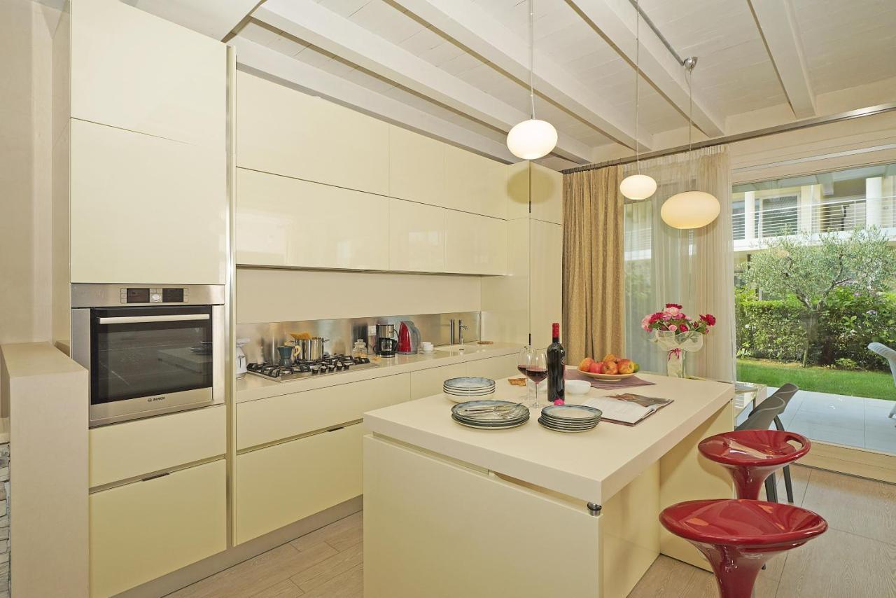 Giulia Luxury Apartment Sirmione Esterno foto