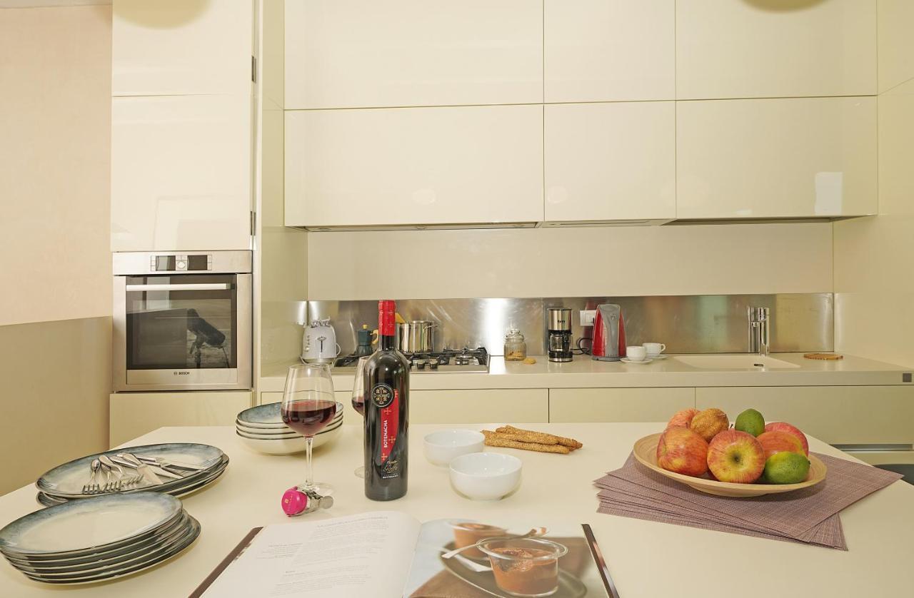 Giulia Luxury Apartment Sirmione Esterno foto