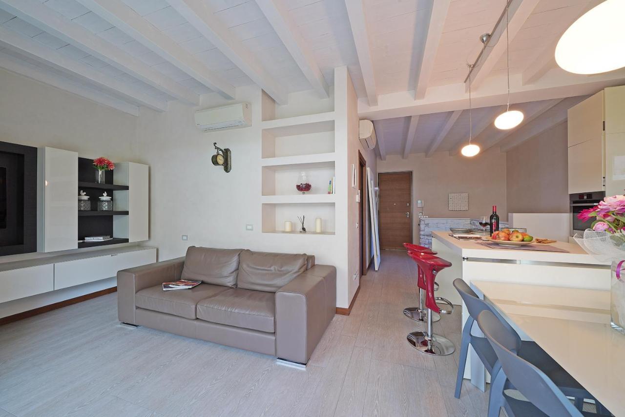 Giulia Luxury Apartment Sirmione Esterno foto