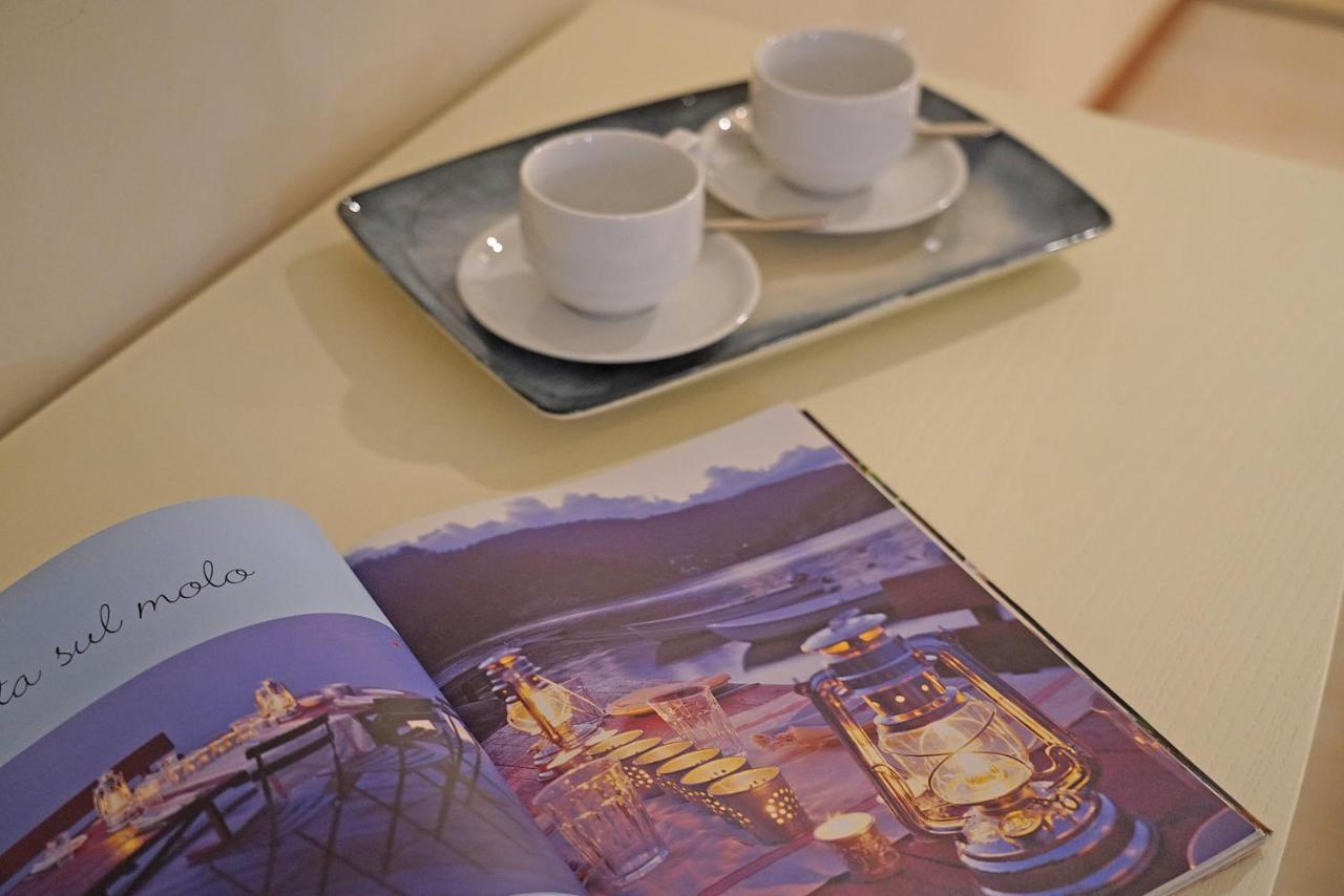 Giulia Luxury Apartment Sirmione Esterno foto