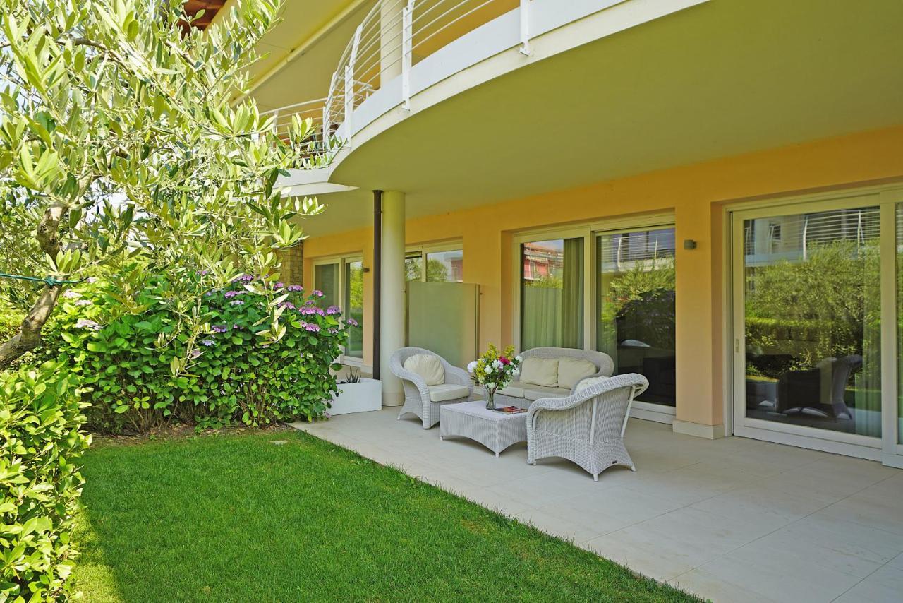 Giulia Luxury Apartment Sirmione Esterno foto